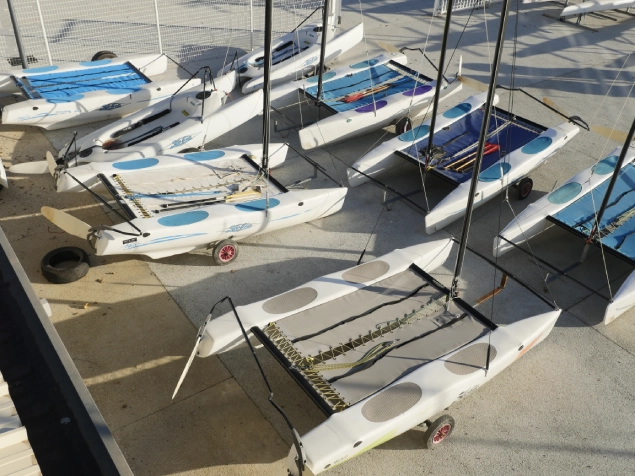 Le catamaran combine la stabilité de deux coques avec la possibilité de filer à grande vitesse.